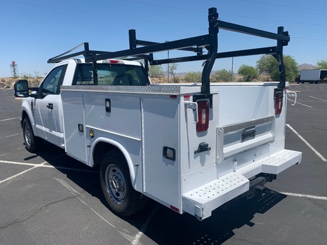 USED 2017 FORD F-250 SERVICE - UTILITY TRUCK #2831-3