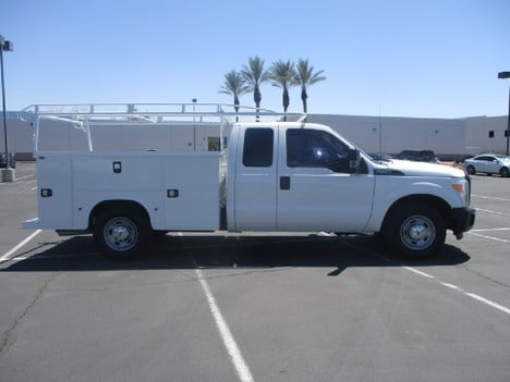 USED 2016 FORD F250 SERVICE - UTILITY TRUCK #2843-4