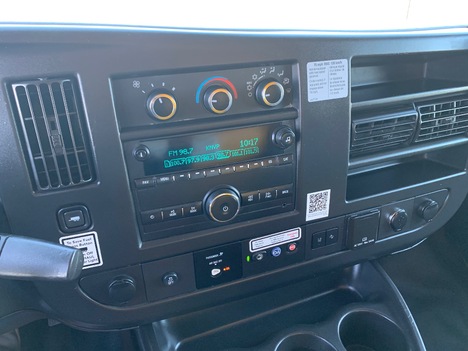 USED 2019 GMC SAVANA 3500 BOX VAN TRUCK #2953-18