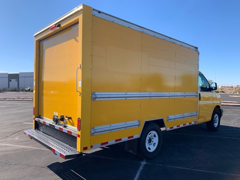 USED 2019 GMC SAVANA 3500 BOX VAN TRUCK #2953-5