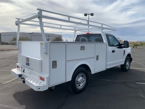 USED 2017 FORD F250 SERVICE - UTILITY TRUCK #3039-5