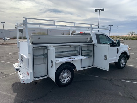 USED 2017 FORD F250 SERVICE - UTILITY TRUCK #3039-8
