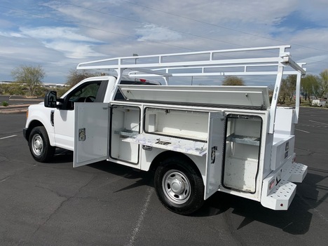 USED 2017 FORD F250 SERVICE - UTILITY TRUCK #3039-9
