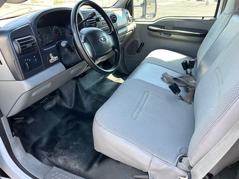 USED 2005 FORD F550 FLATBED TRUCK #3059-13