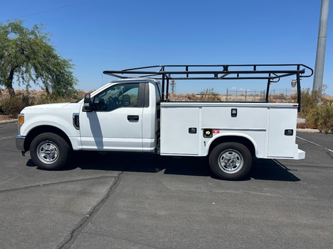 USED 2017 FORD F250 SERVICE - UTILITY TRUCK #3072-2