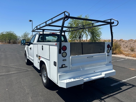 USED 2017 FORD F250 SERVICE - UTILITY TRUCK #3072-5