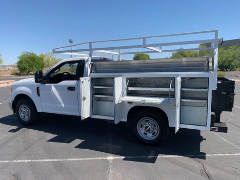 USED 2017 FORD F250 SERVICE - UTILITY TRUCK #3088-11