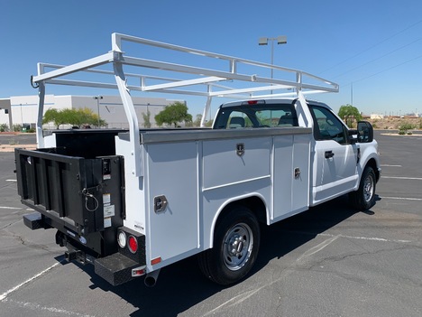 USED 2017 FORD F250 SERVICE - UTILITY TRUCK #3088-7