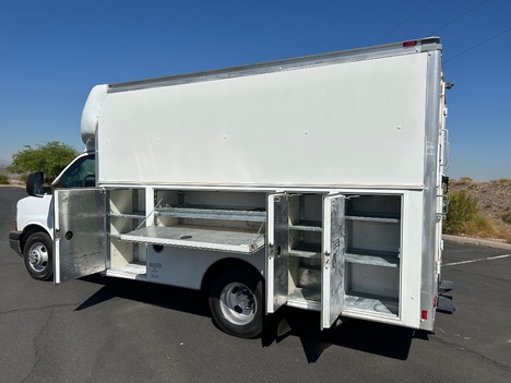 USED 2017 CHEVROLET EXPRESS G3500 SERVICE - UTILITY TRUCK #3099-10