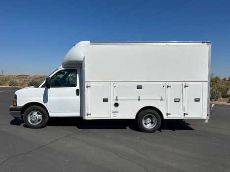 USED 2017 CHEVROLET EXPRESS G3500 SERVICE - UTILITY TRUCK #3099-2