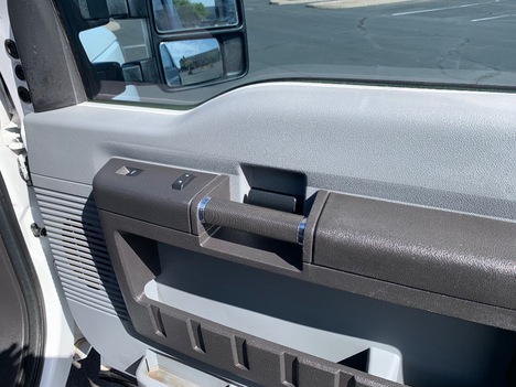 USED 2015 FORD F250 SERVICE - UTILITY TRUCK #3113-11