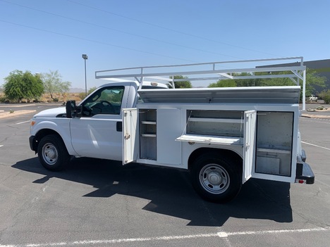 USED 2016 FORD F250 SERVICE - UTILITY TRUCK #3121-9