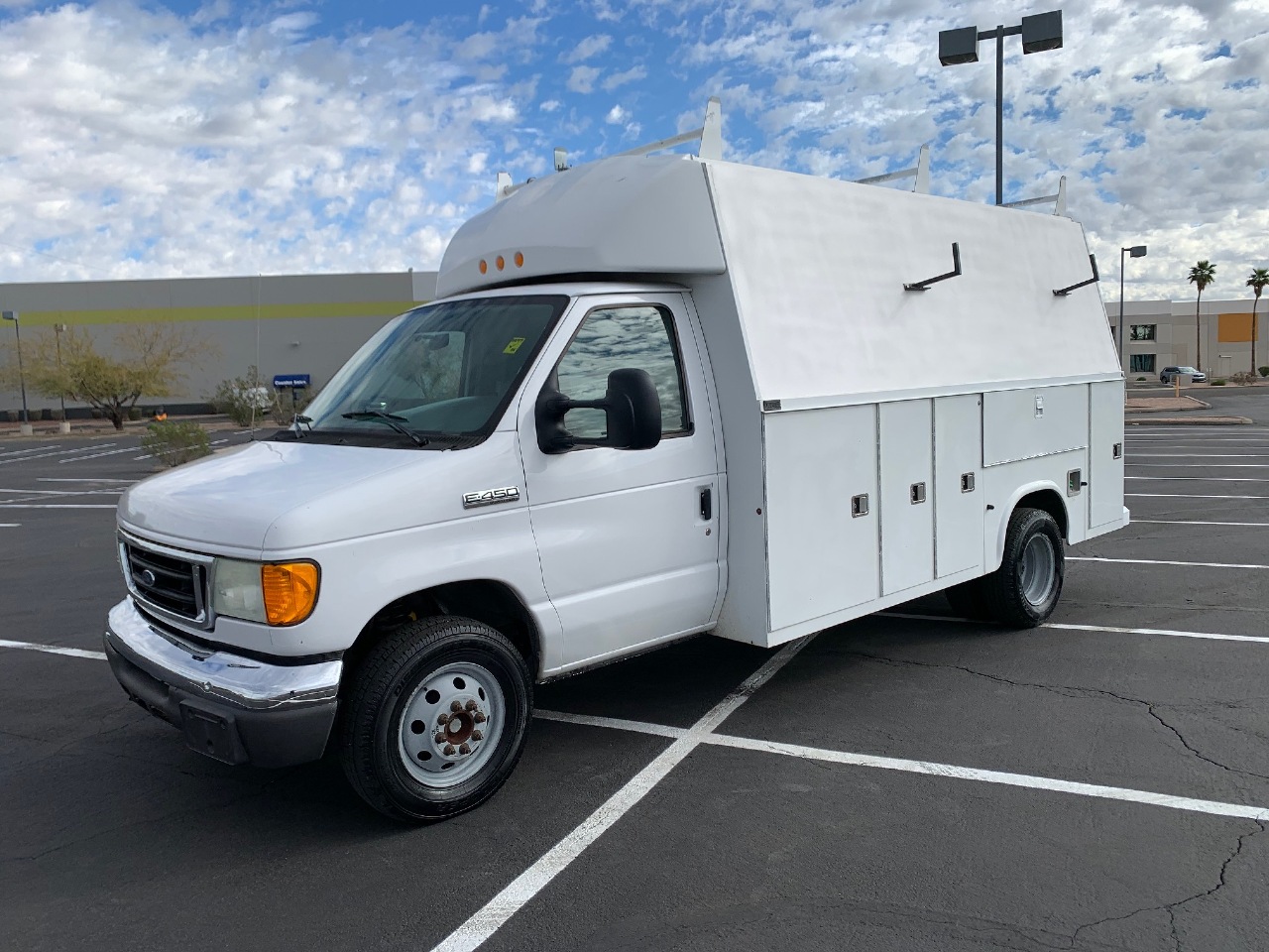 USED 2006 FORD E450 SERVICE - UTILITY TRUCK #3270
