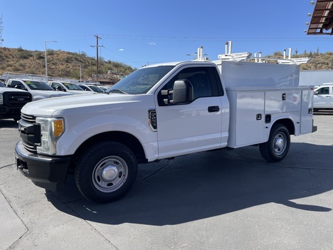 2017-ford-f250-service-utility-truck #3767