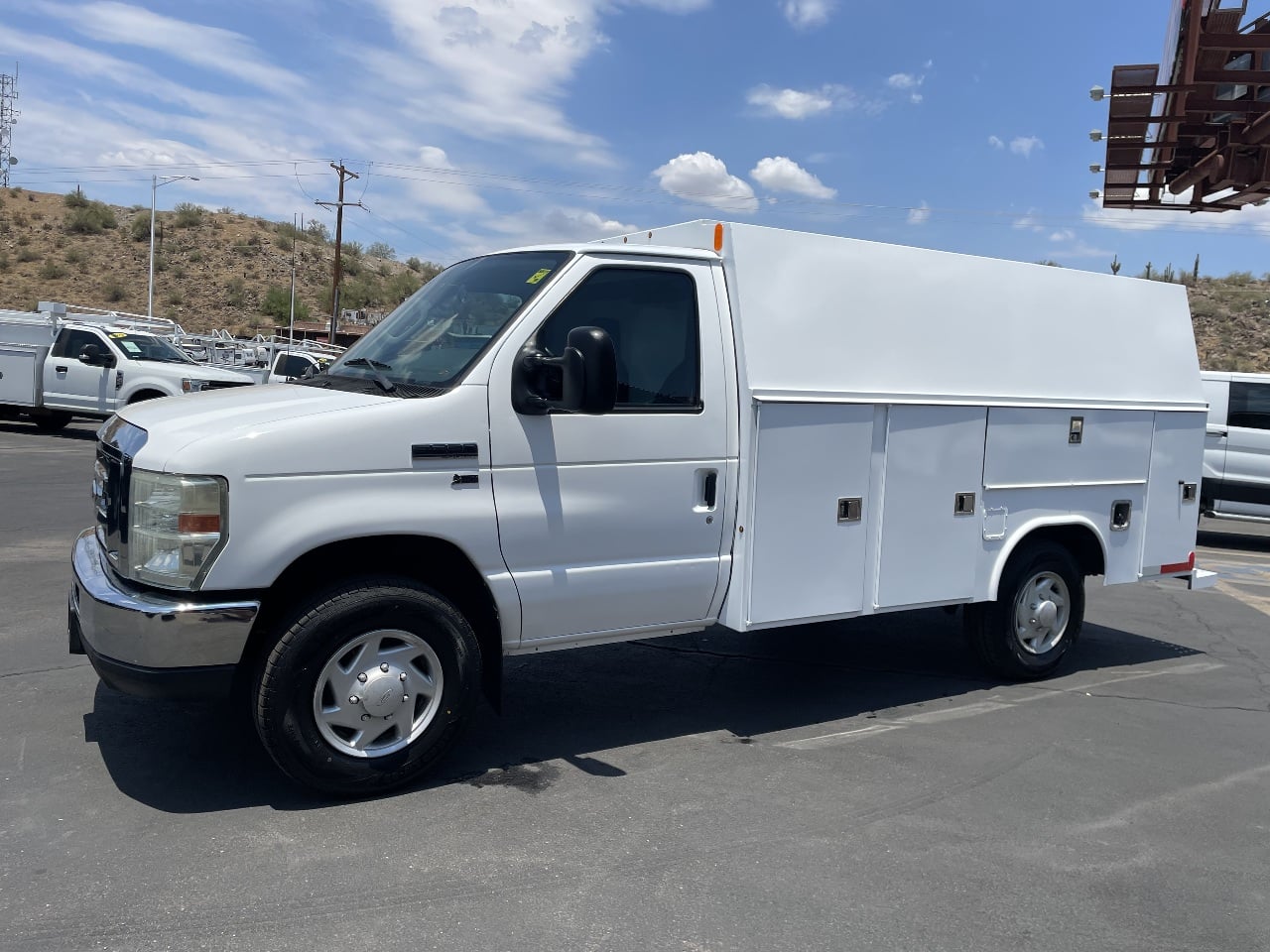 2014 FORD E350 Service - Utility Truck #1 2014 FORD E350 Service - Utility Truck #1